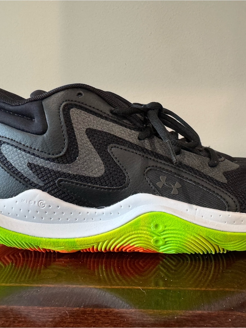 Under Armour Jet '25 Basketball Shoes Metallic Black/Hyper Green NWOB Size 7Y